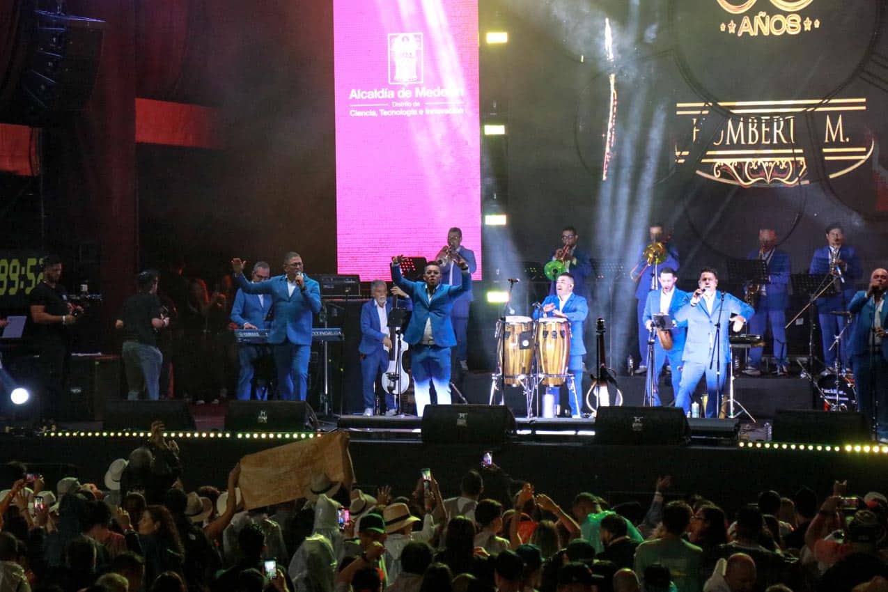 Programación y artistas de los tablados en Buenos Aires y El Poblado en la Feria de las Flores 2026