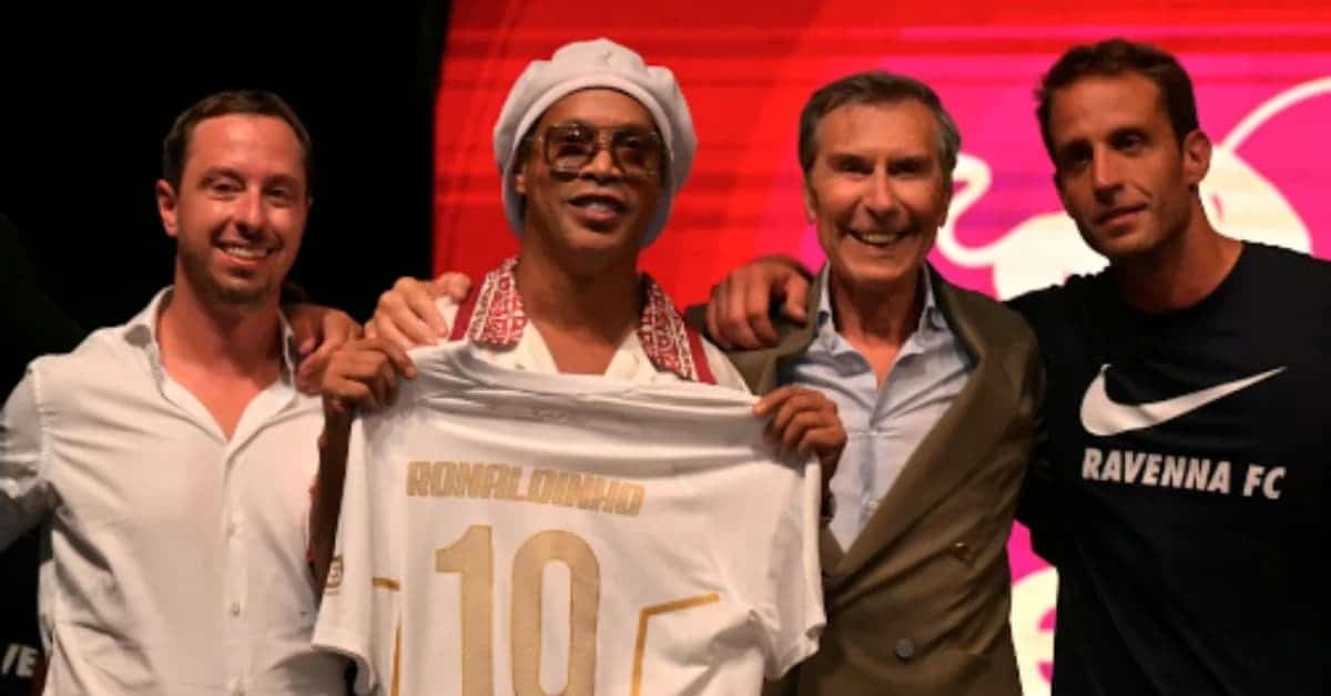 Ronaldinho regresa al fútbol profesional a los 46 años con el Ravenna