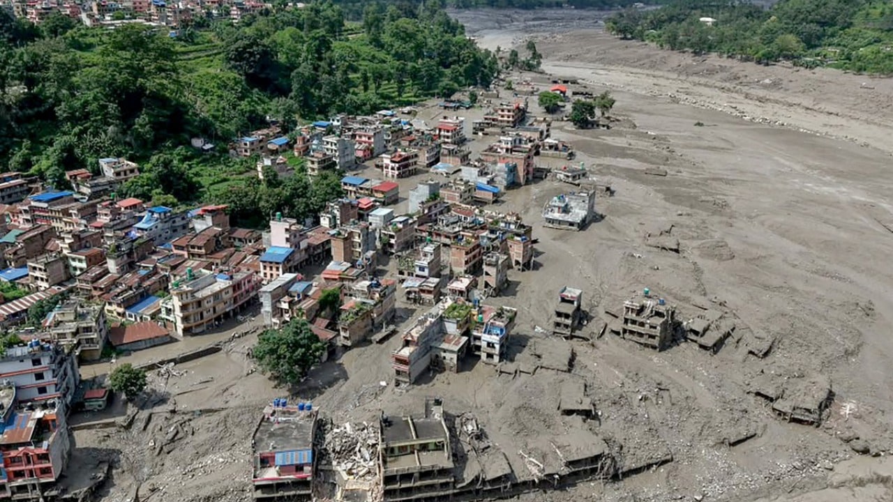 Videos de la tragedia en Nepal: devastadora inundación y deslave dejan 19 muertos y casi 400 desaparecidos