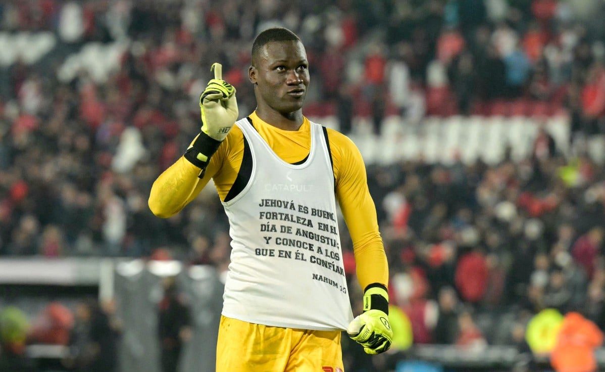 Weimar Asprilla, el héroe de Santa Fe que confió en su fe para vencer a River Plate y clasificar a cuartos de Sudamericana
