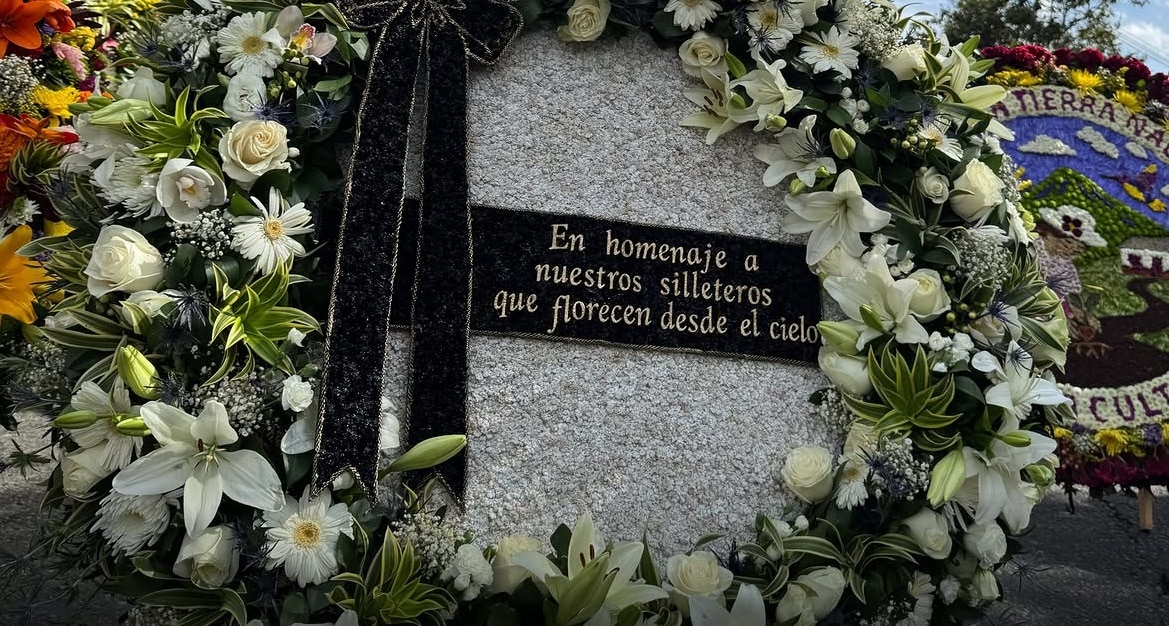 La memoria florece en una silleta que honra a los silleteros que partieron
