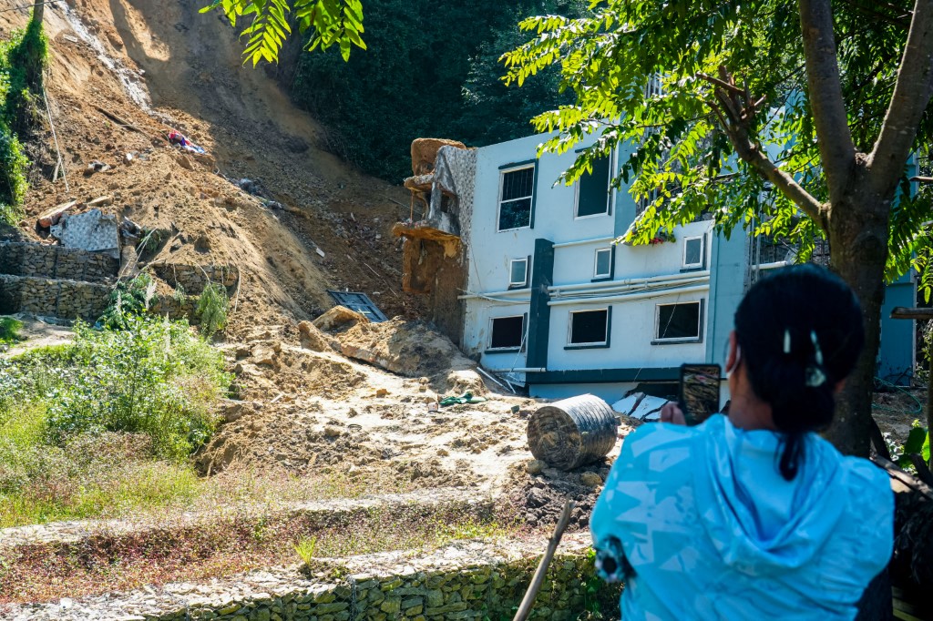 Avalancha en Nepal deja dos muertos y 14 desaparecidos