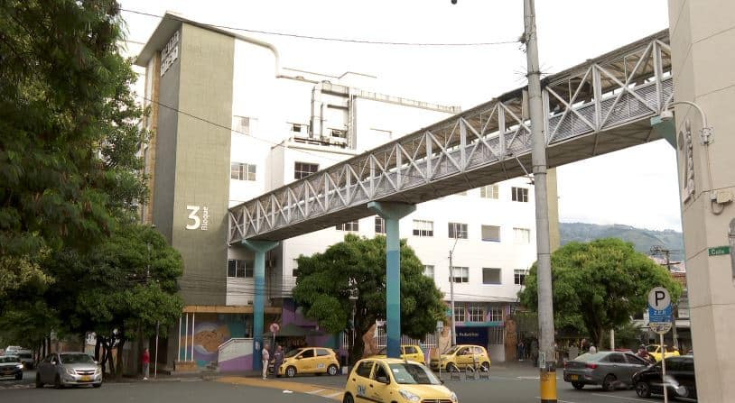 Hospital Alma Máter mantiene el cierre de 180 camas por falta de personal