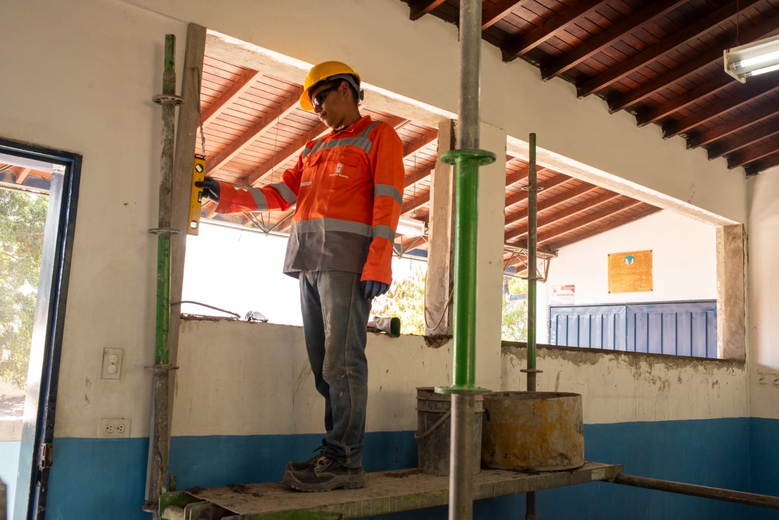 Iniciaron mantenimiento en varios colegios de Medellín