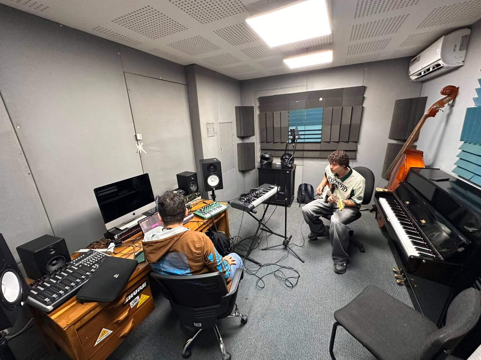 Medellín Music Lab presenta nueve canciones creadas en estudios públicos de grabación