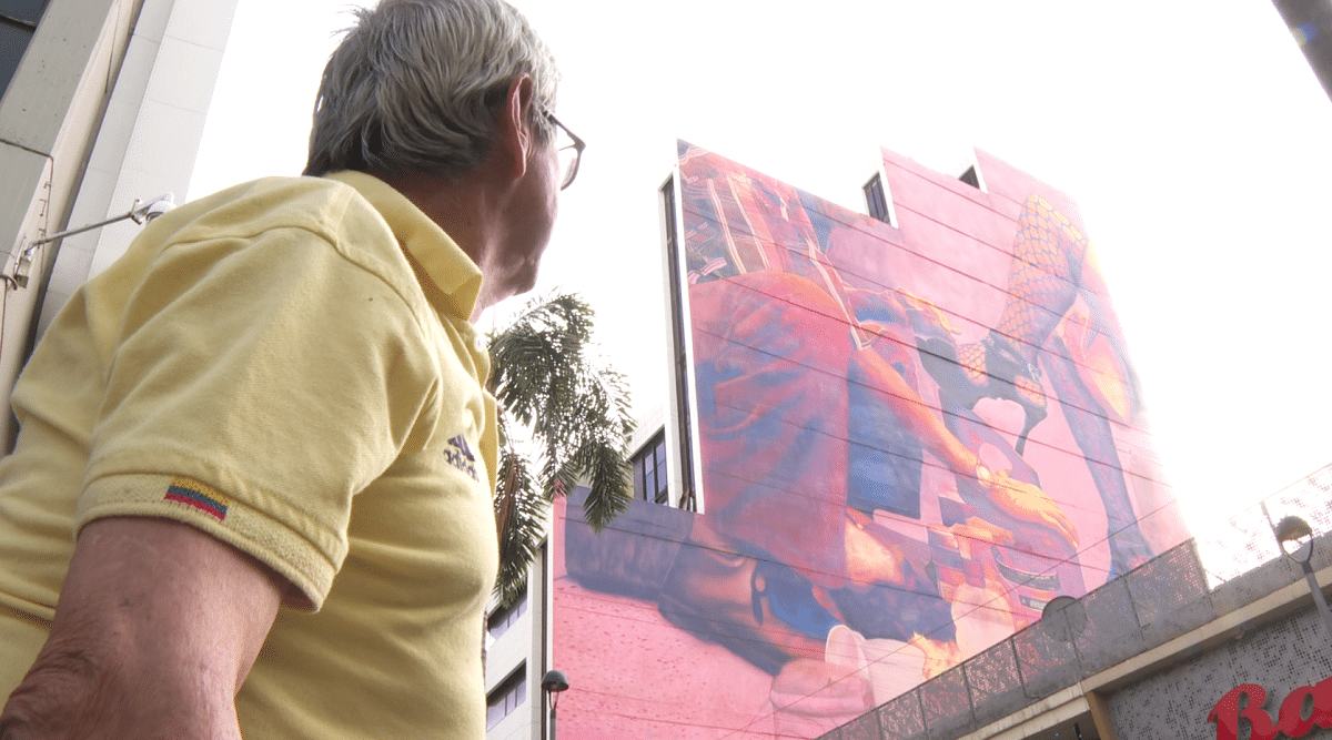 Homenaje a Don Chalo: un lustrabotas con 60 años de historia en Medellín