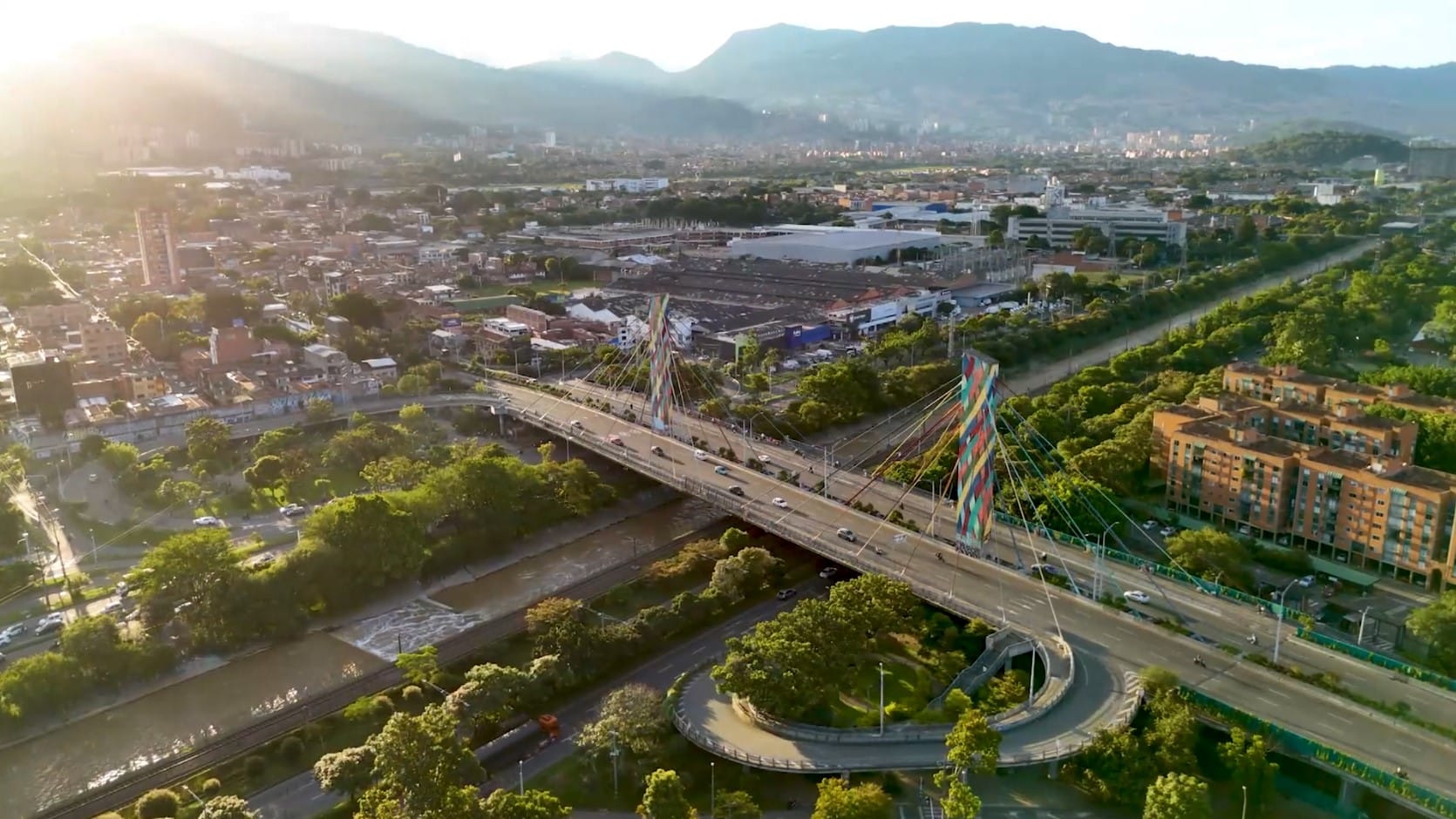 Medellín se destaca como finalista en los premios Design & Make