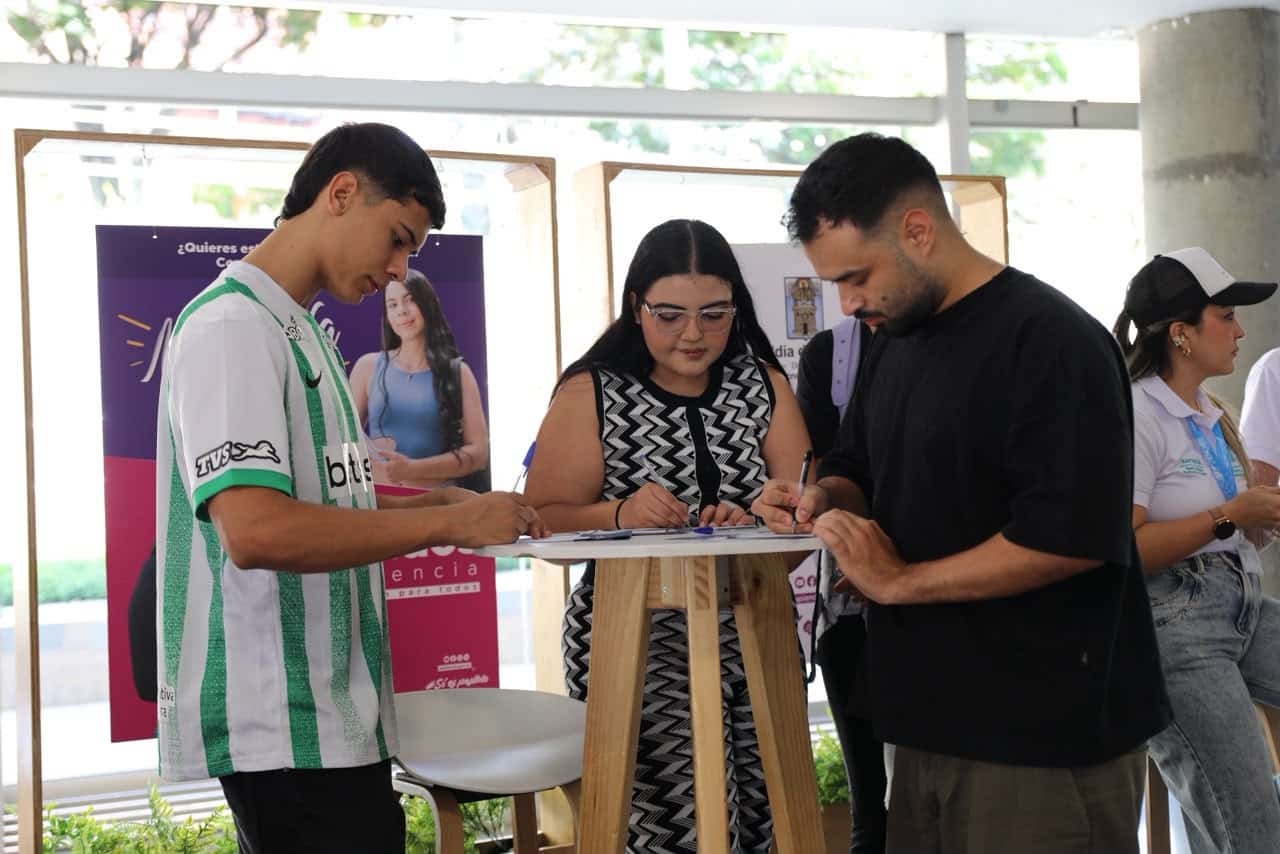Medellín supera la meta de becas y créditos condonables para la educación superior
