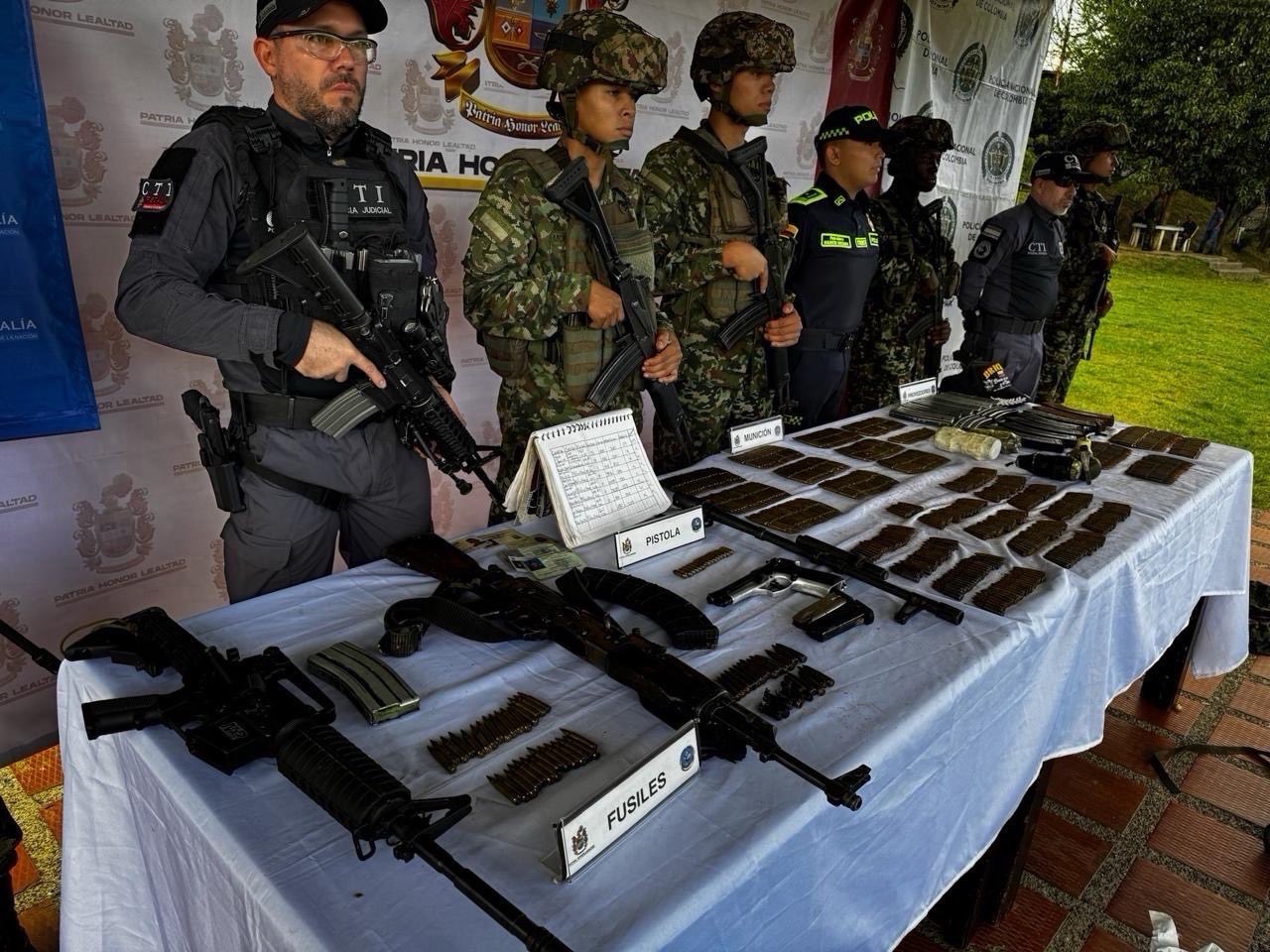 Combates entre el Ejército y disidencias en San Andrés de Cuerquia dejan un muerto y un capturado