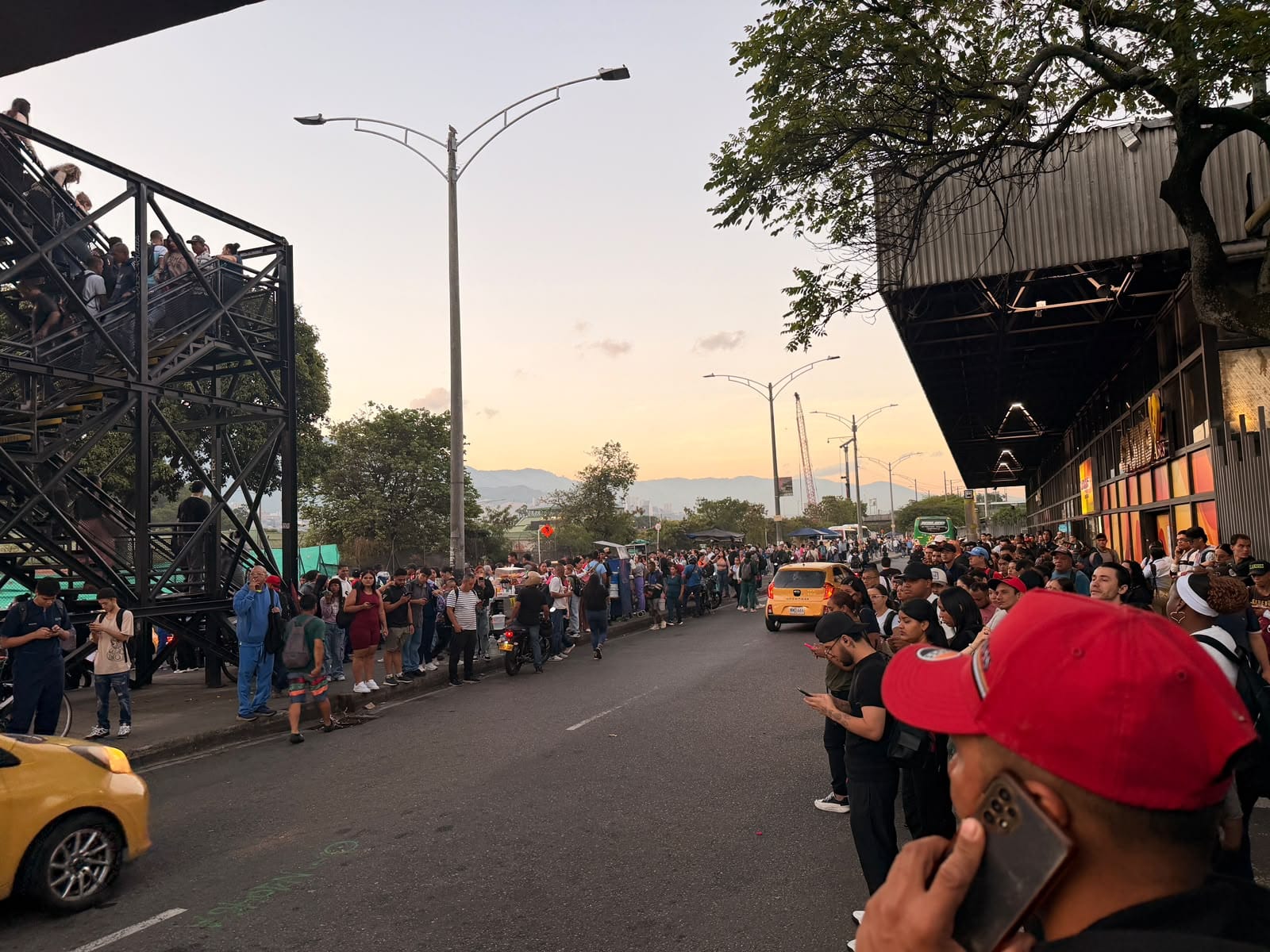 Por inconveniente técnico, la línea A del metro de Medellín opera entre Niquía - Caribe y Poblado - La Estrella: este es el plan de contingencia