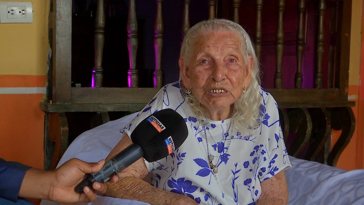 Lucila, la mujer más longeva de Copacabana, celebra 104 años de vida