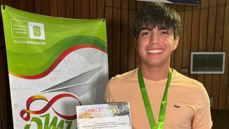 Gobierno otorga beca universitaria completa a joven cucuteño tras obtener puntaje perfecto en las Pruebas Saber 11