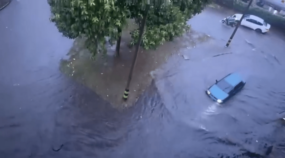 Dificultades de movilidad en Medellín y Bello por lluvias