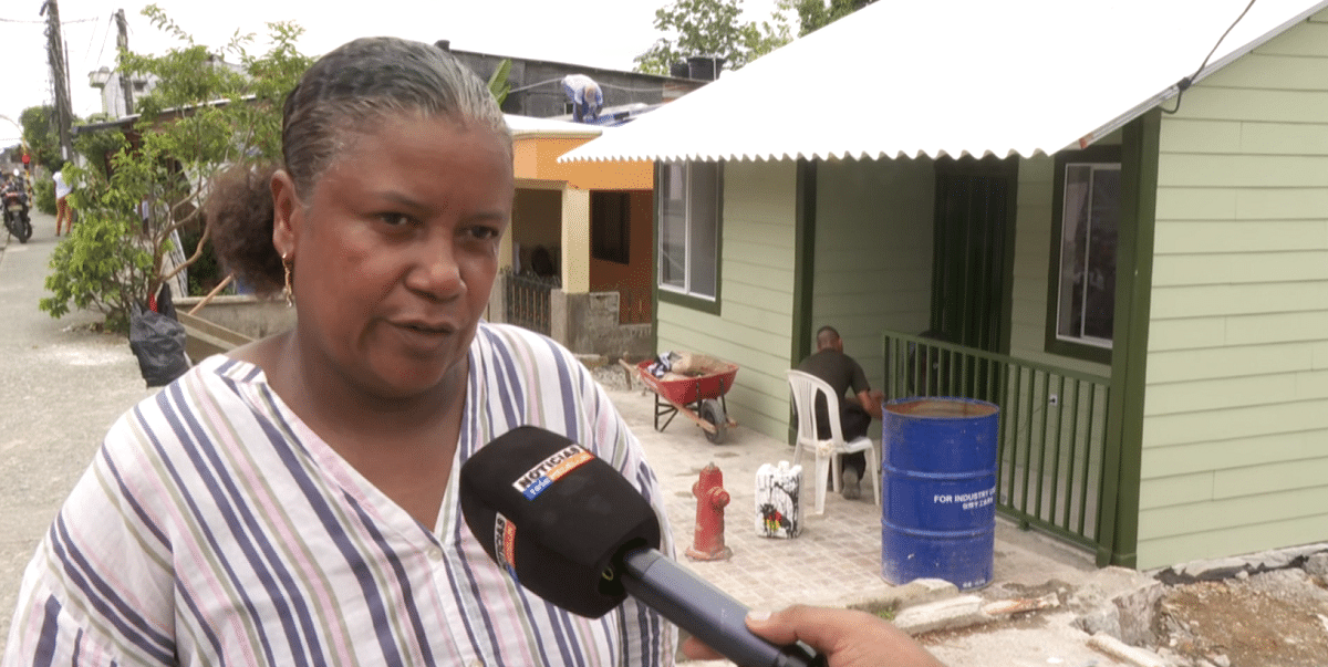 Darylin Mercedes recibió su casa reconstruida en Quibdó a un mes del terremoto