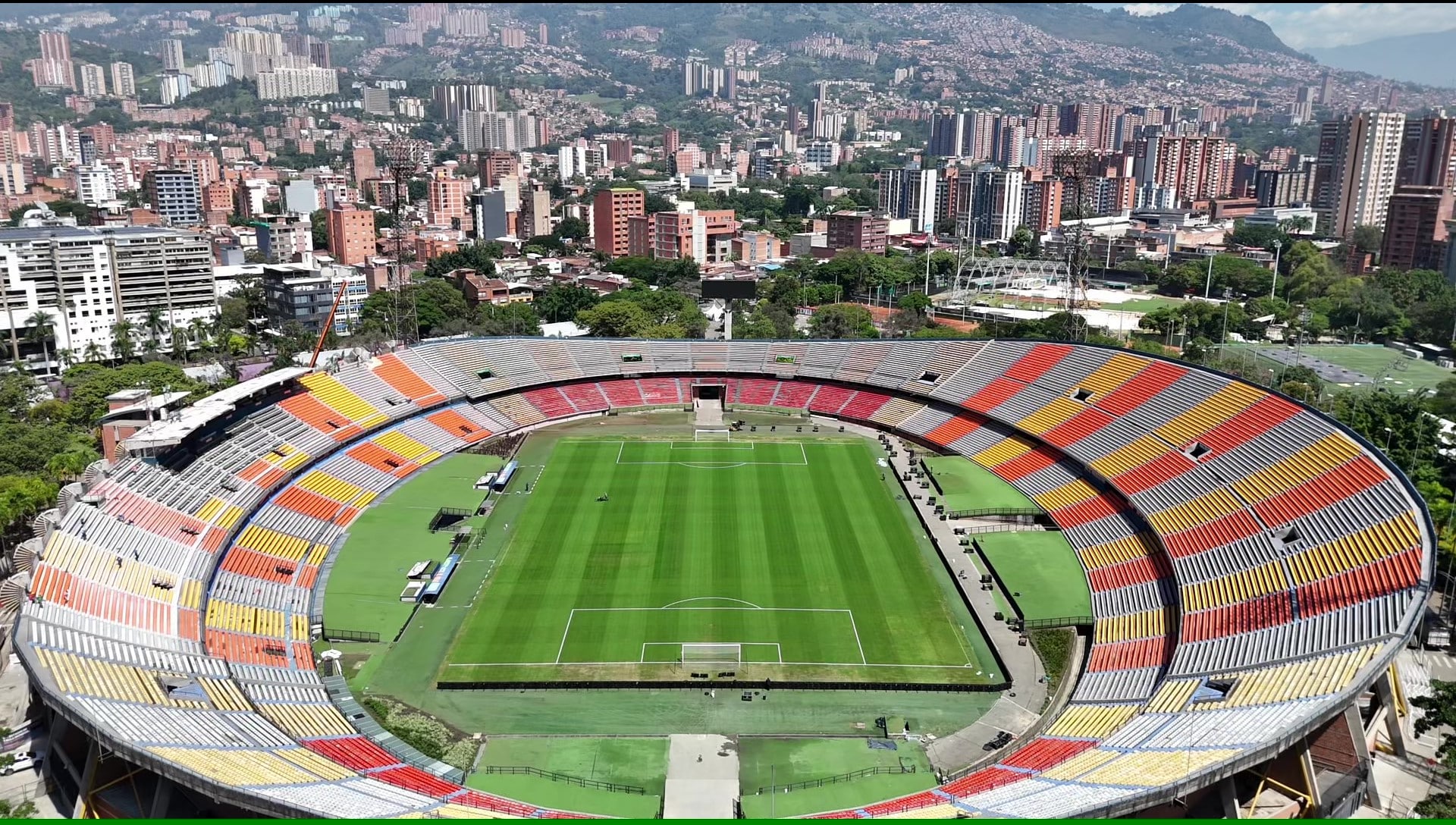 El estadio Atanasio Girardot listo para el clásico paisa