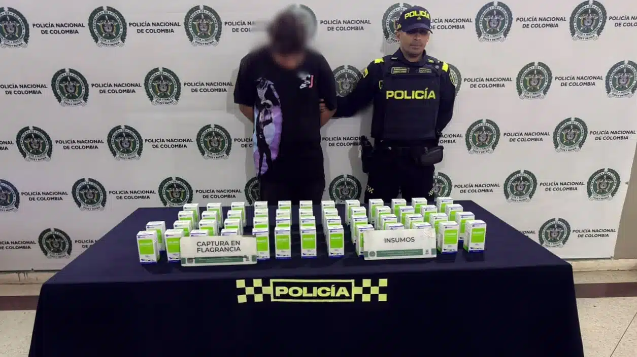 Capturan a hombre y aprehenden un adolescente con cinco litros de ketamina