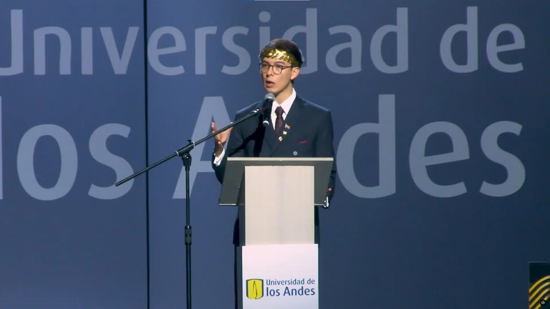 Cuánto dinero es suficiente el emotivo discurso de un graduado de Los Andes que se volvió viral