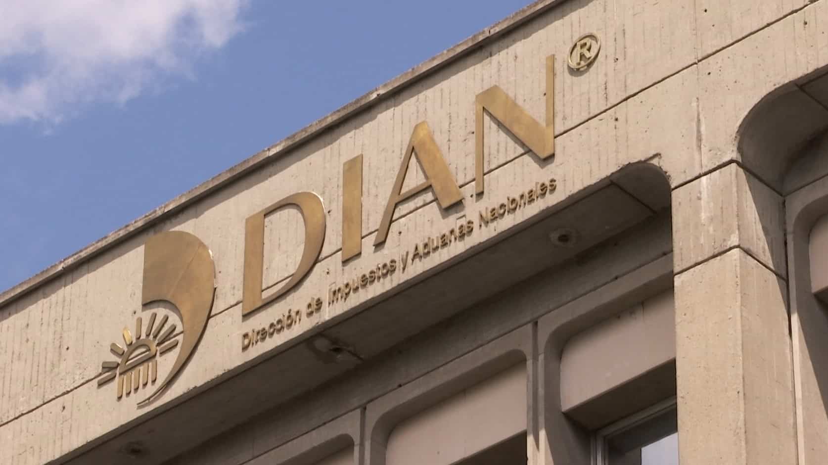 DIAN ajusta trámite para devolver dinero a miles de colombianos: esto es lo que debe hacer