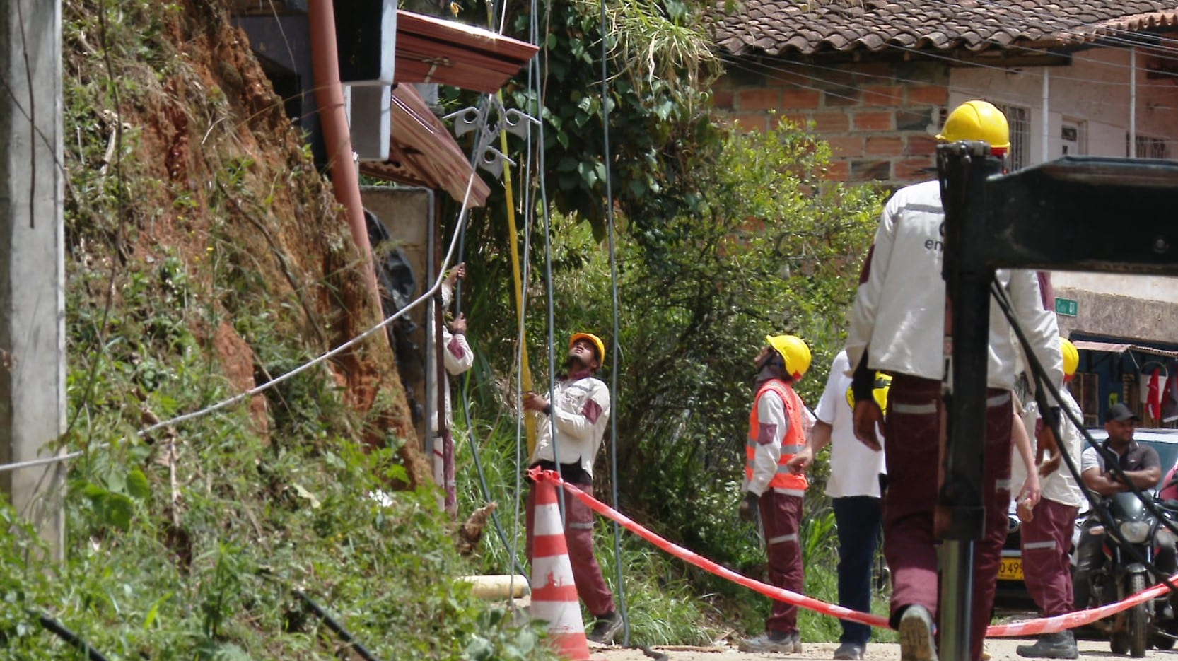 EPM avanza en restablecimiento de acueducto y energía tras emergencias por lluvias en Medellín