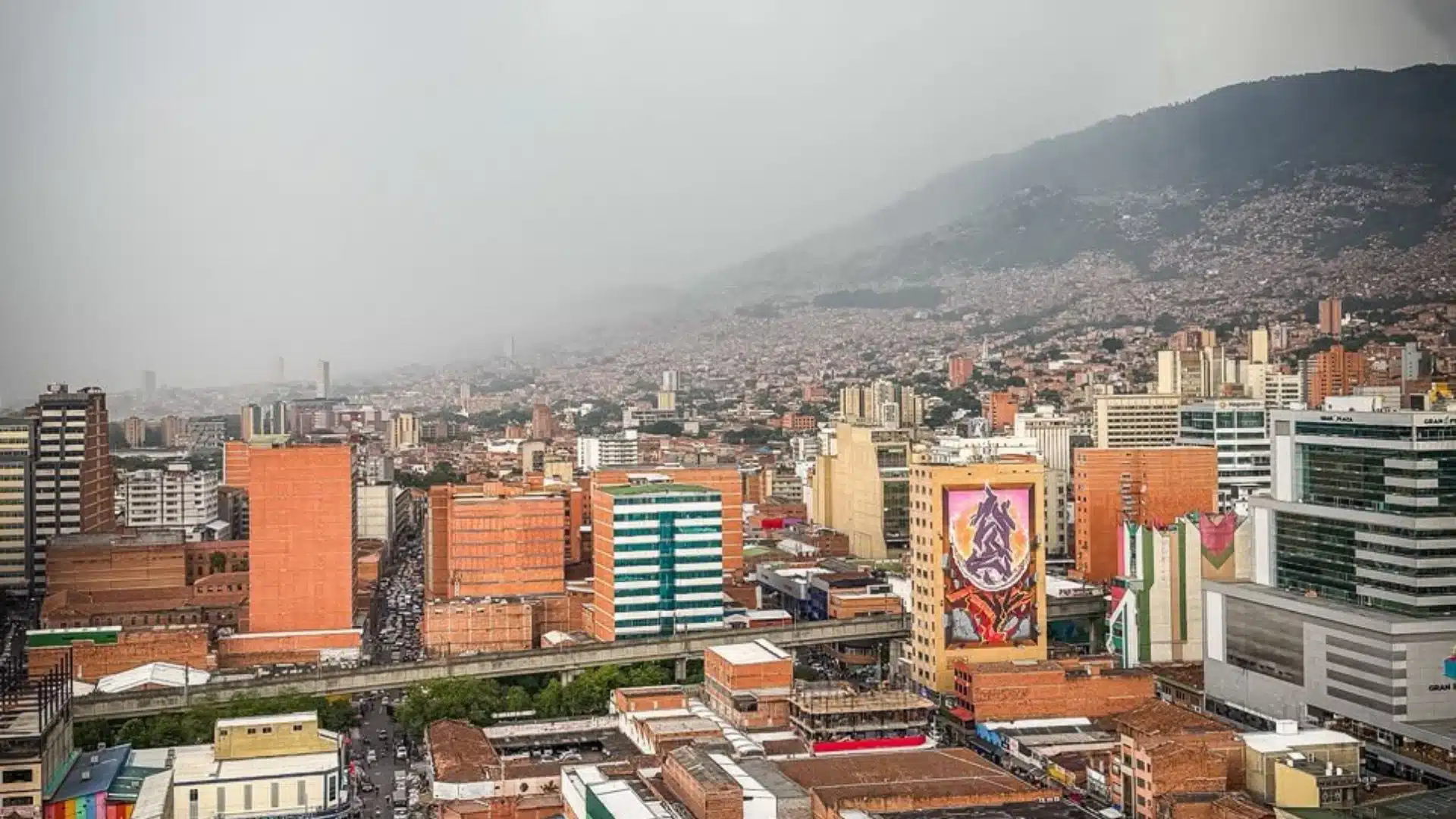Fuerte aguacero se reporta en Medellín y otros municipios durante la tarde de este jueves