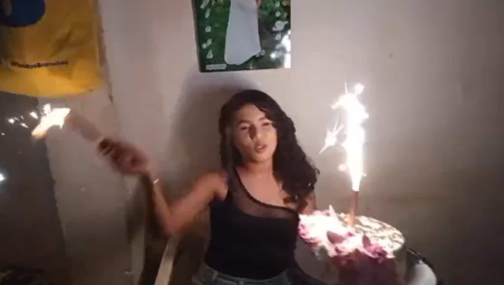 Una joven celebra sus 15 años en medio de la tragedia de La Iguaná