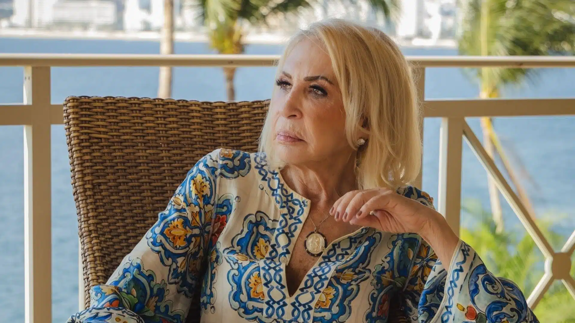 Laura Bozzo permanecería en Cuidados Intensivos e intubada tras operación de emergencia