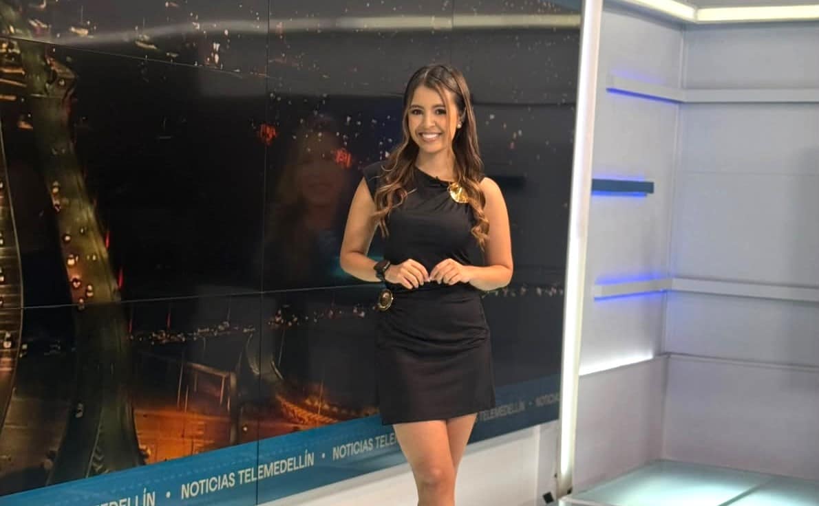 María Clara Uribe está nominada a los Premios Ícono de Periodismo 2026 ¡apóyela con su voto!