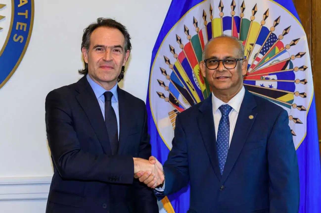 Secretario de la OEA destaca programa Parceros de Medellín como modelo de prevención para la región