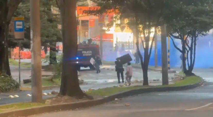 Segundo día de protestas consecutivas en Bogotá en sector aledaño al Museo Nacional