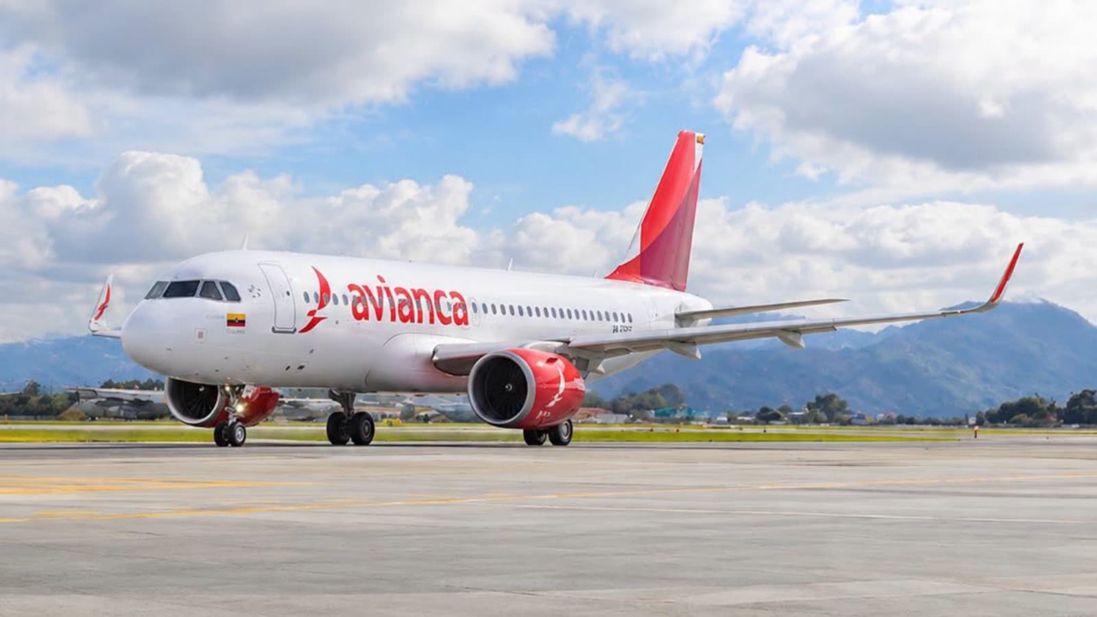 Vuelo de Avianca entre Medellín y Nueva York aterriza de emergencia en Miami por severa turbulencia hay lesionados
