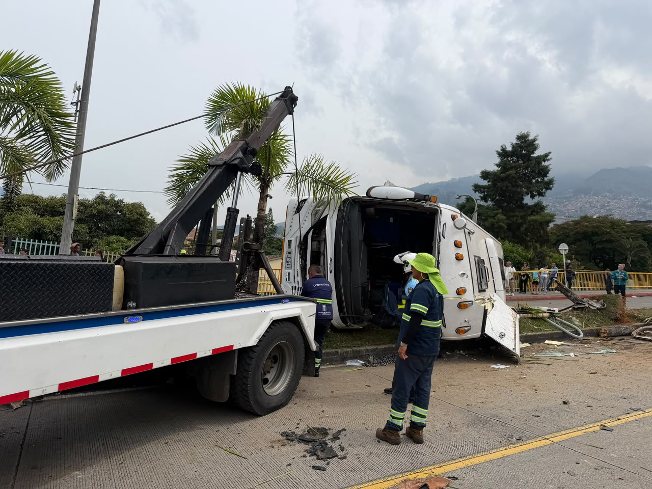 Falleció mujer de 59 años que resultó herida en el accidente de bus en Prado