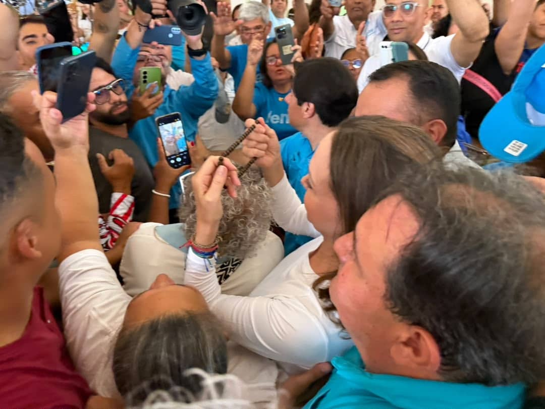 María Corina Machado regresa a Venezuela tras 10 meses en el exilio: