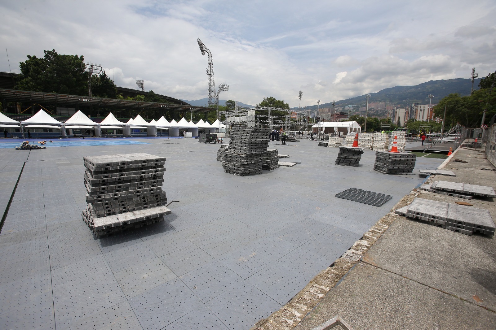 Alcaldía garantiza protección de escenarios deportivos durante concierto en Medellín