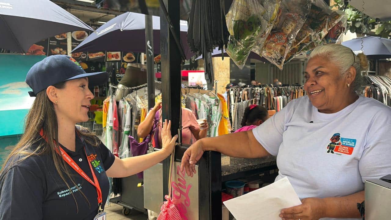 Medellín impulsa la transformación del Parque Berrío con una apuesta social para 108 vendedores de tinto