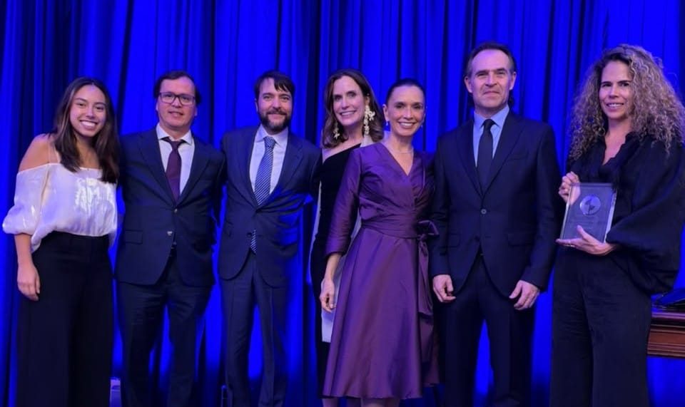 Medellín recibe en Washington el Premio al Liderazgo Distinguido de las Américas por el programa Parceros