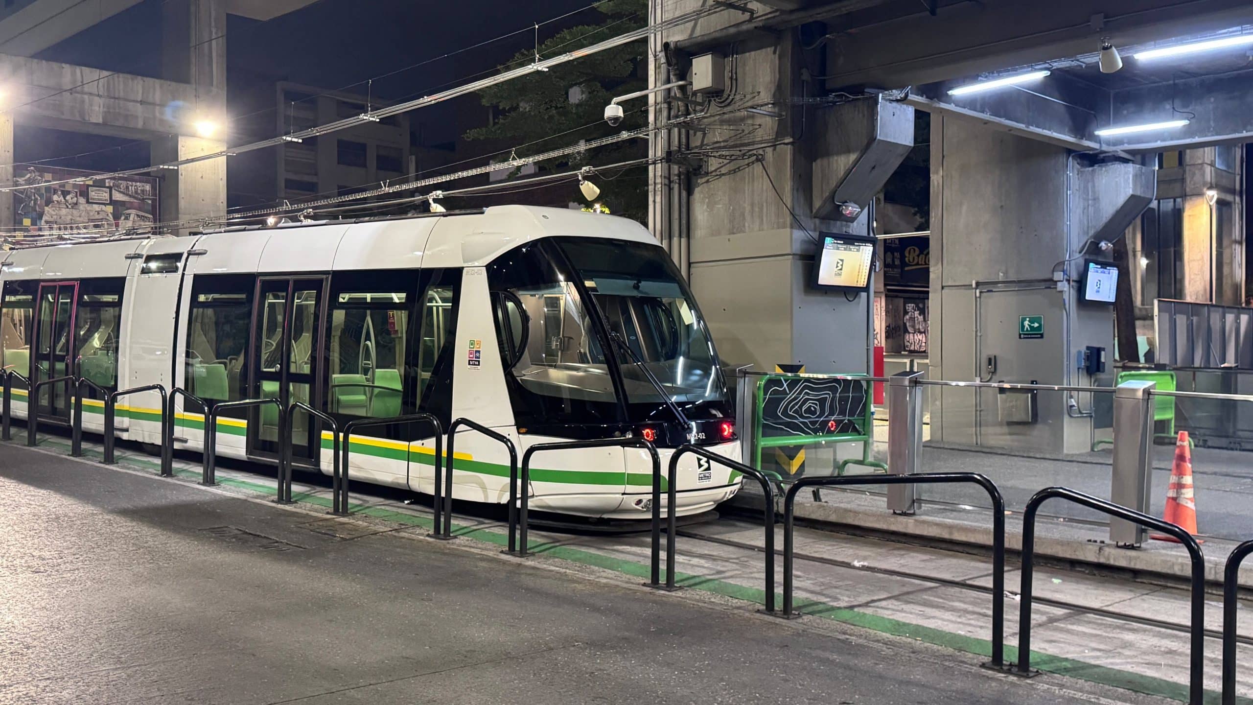 Tranvía de Medellín opera entre Oriente y Miraflores por inconveniente técnico este sábado